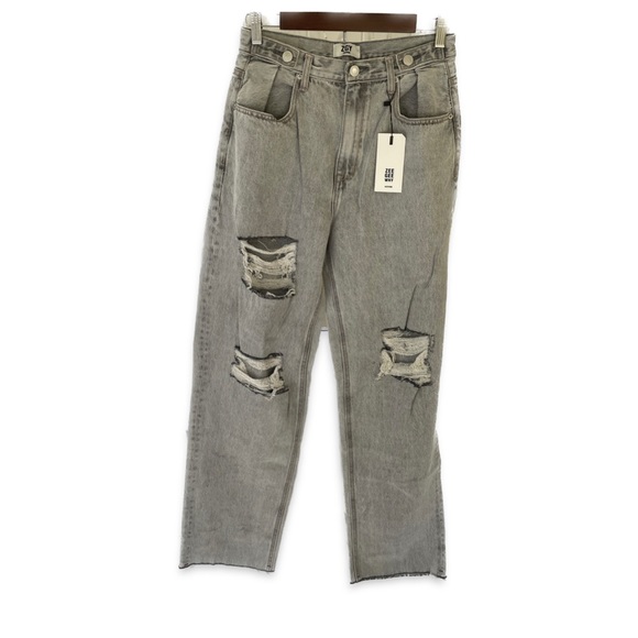 NWT ZeeGeeWhy Women’s Gray Super High Rise Loose Jeans Size 28 waist - Picture 1 of 8